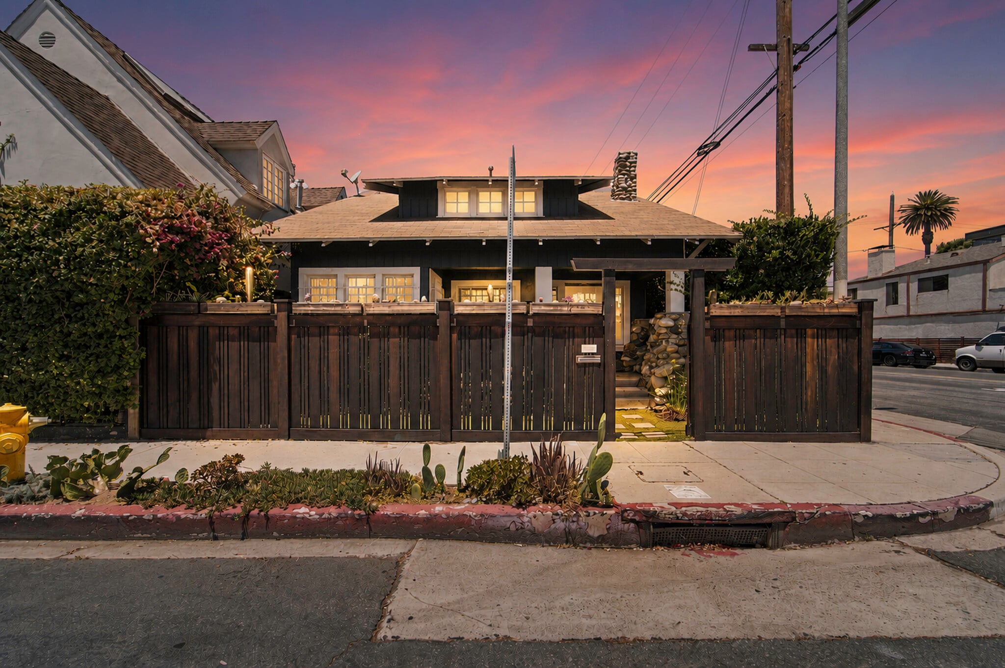 257 Windward Ave, Venice, CA for sale Primary Photo- Image 1 of 23