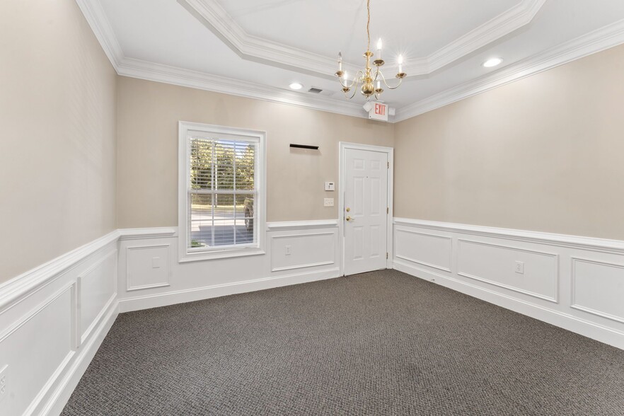 2440 Sandy Plains Rd, Marietta, GA à louer - Hall d’entrée - Image 3 de 11