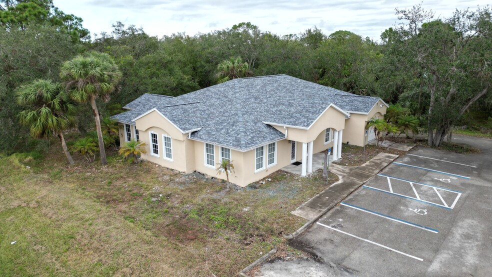 17880 Toledo Blade Blvd, Port Charlotte, FL à vendre - Photo du bâtiment - Image 1 de 17