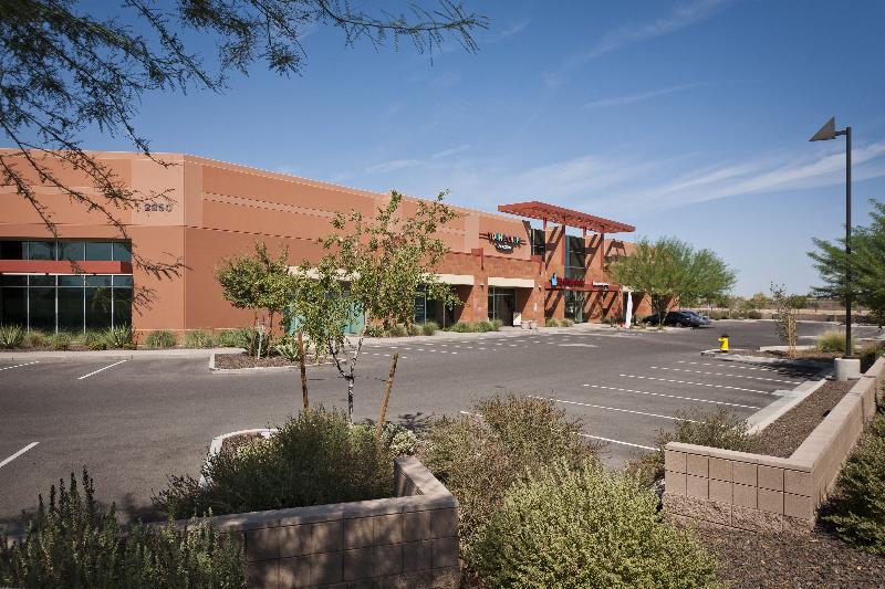 2301 E Yeager Dr, Chandler, AZ à louer - Photo du bâtiment - Image 2 de 11