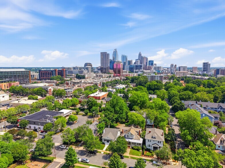 221 E Kingston Ave, Charlotte, NC à vendre - Photo du bâtiment - Image 2 de 29