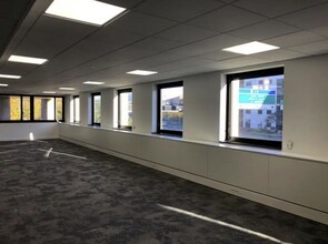 4 Rue Joseph Monier, Rueil-Malmaison for lease Interior Photo- Image 1 of 5