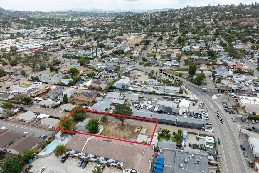 8932 Troy St, Spring Valley, CA à louer - Photo du bâtiment - Image 3 de 8