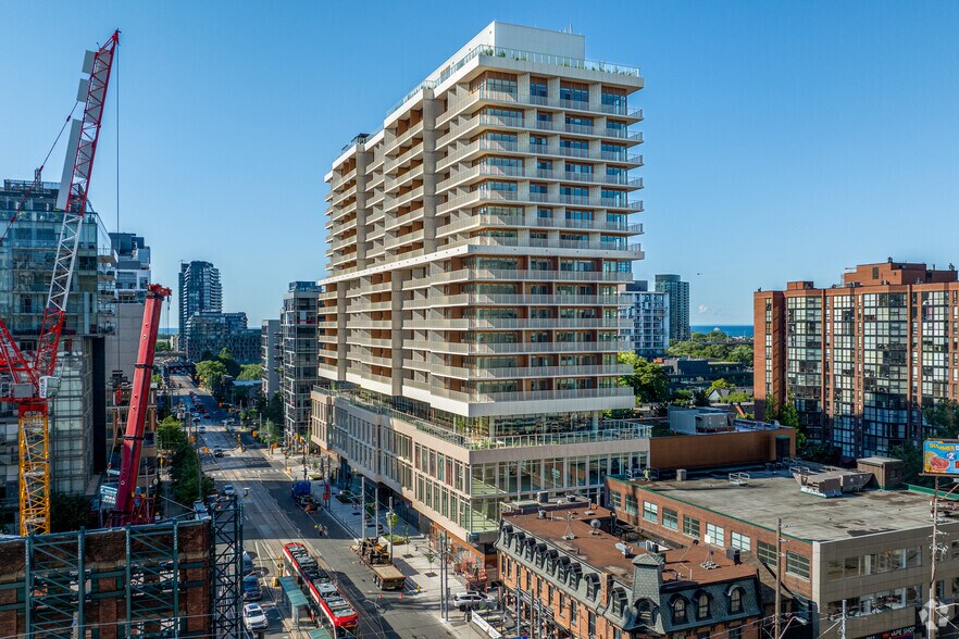 66 Bathurst St, Toronto, ON à louer - Photo du bâtiment - Image 2 de 58