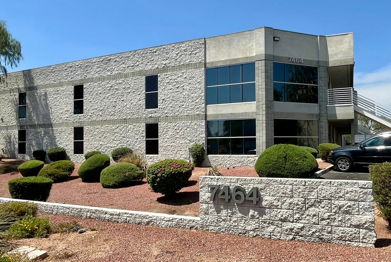 7464 E Tierra Buena Ln, Scottsdale, AZ for lease Primary Photo- Image 1 of 5