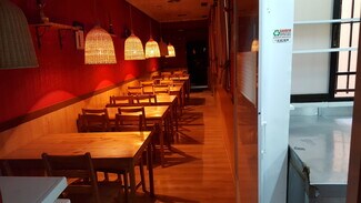 Plus de détails pour Multi-résidentiel à vendre