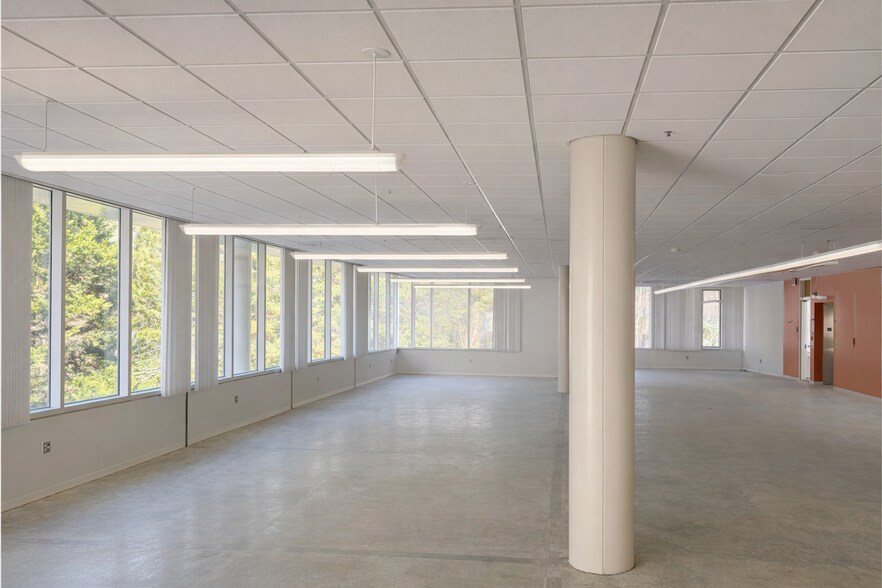 3440 Industrial Dr, Durham, NC à louer - Photo du bâtiment - Image 2 de 12