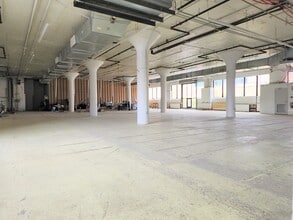 4701 Van Dam St, Long Island City, NY for lease Interior Photo- Image 1 of 14