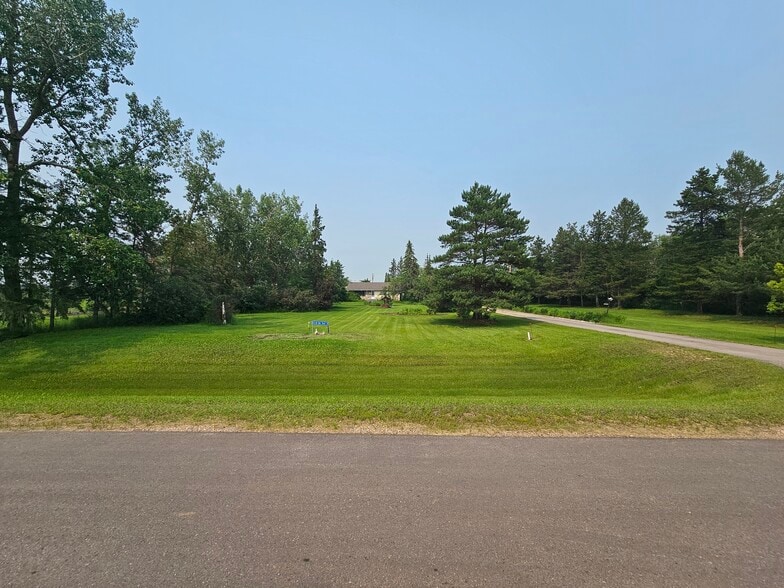 23118 Old Fort Trl, Sturgeon County, AB for sale - Primary Photo - Image 1 of 5