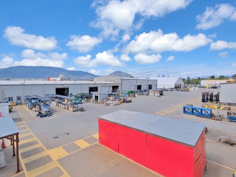 575 Page Av, Penticton, BC à vendre - Photo du bâtiment - Image 2 de 15