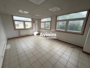 Industrial in Argenteuil for sale Interior Photo- Image 1 of 3