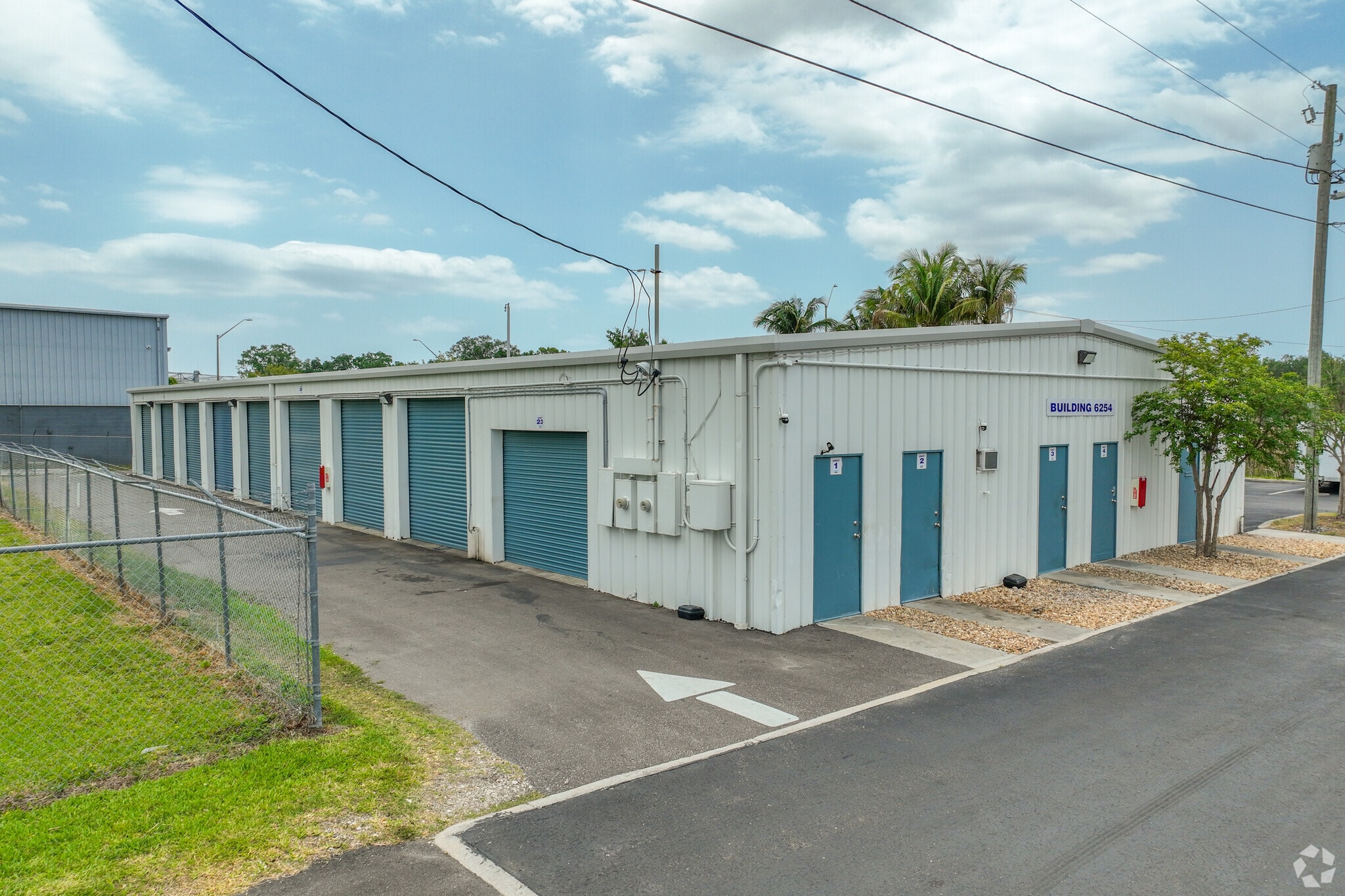Laser Focus Workshops - Pinellas Park, F portfolio of 2 properties for sale on LoopNet.ca Building Photo- Image 1 of 23