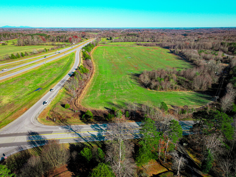 Hoots Rd, Yadkinville, NC à vendre - Photo du bâtiment - Image 2 de 6