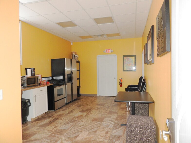 440 Niagara Falls Blvd, Buffalo, NY à vendre - Photo intérieure - Image 3 de 11