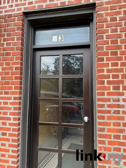 93 E 233rd St, Bronx, NY à vendre - Photo du bâtiment - Image 3 de 16