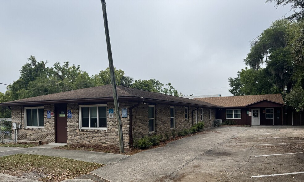 105 W Calvin St, Deland, FL for sale - Building Photo - Image 1 of 11