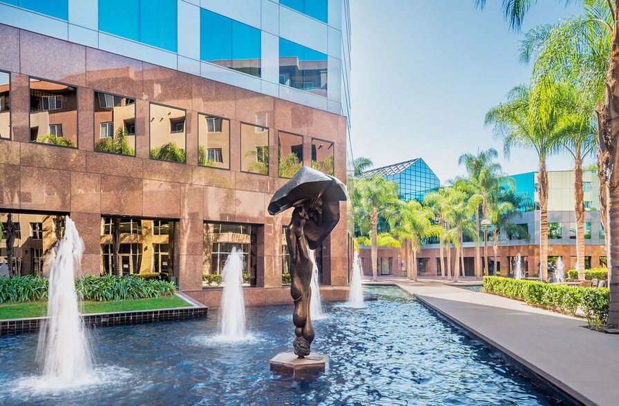 3 Pointe Dr, Brea, CA à louer - Autre - Image 3 de 22