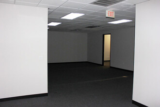 2501 N Green Valley Pky, Henderson, NV for lease Building Photo- Image 1 of 7