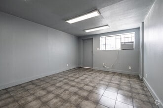 7676 N I-45, Houston, TX for lease Interior Photo- Image 2 of 3