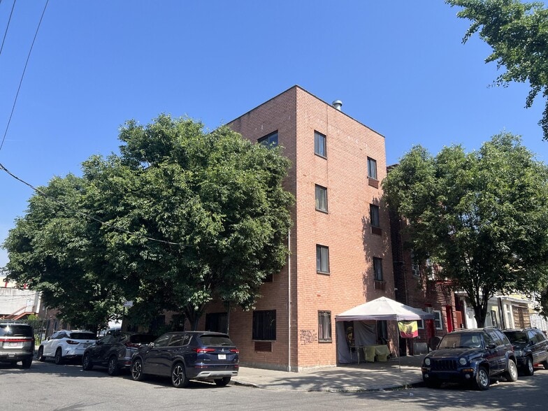 729 E 212th, Bronx, NY for sale - Building Photo - Image 2 of 5