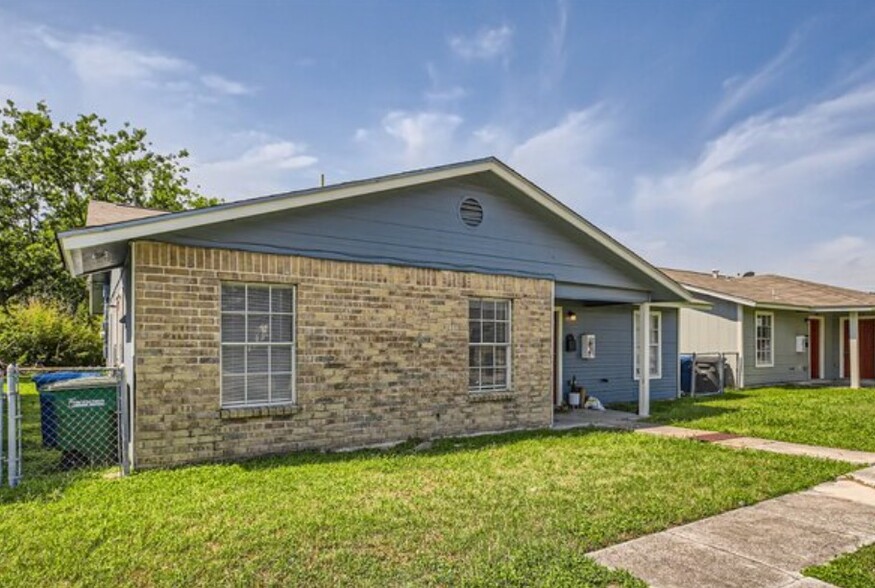 816 W Olmos Dr, San Antonio, TX à vendre - Photo du bâtiment - Image 2 de 2