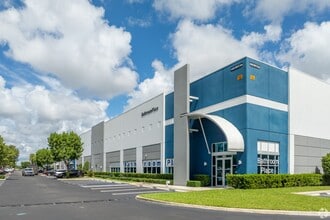 14501 NW 57th Ave, Hialeah, FL for lease Interior Photo- Image 1 of 7