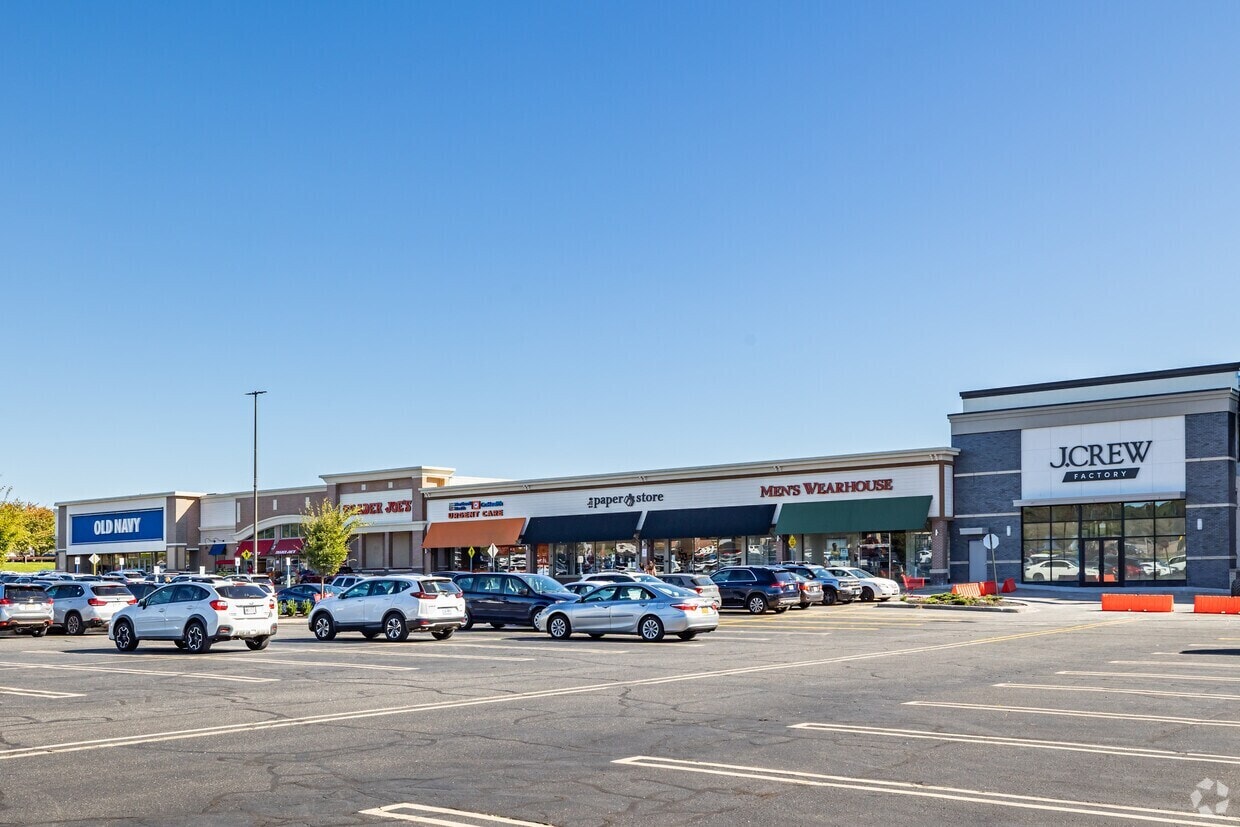 2021-2093 Smith Haven Plz, Lake Grove, NY for lease Building Photo- Image 1 of 14