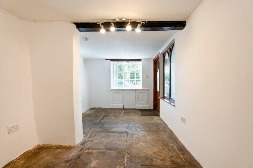 High St, Moreton In Marsh for lease - Building Photo - Image 2 of 7