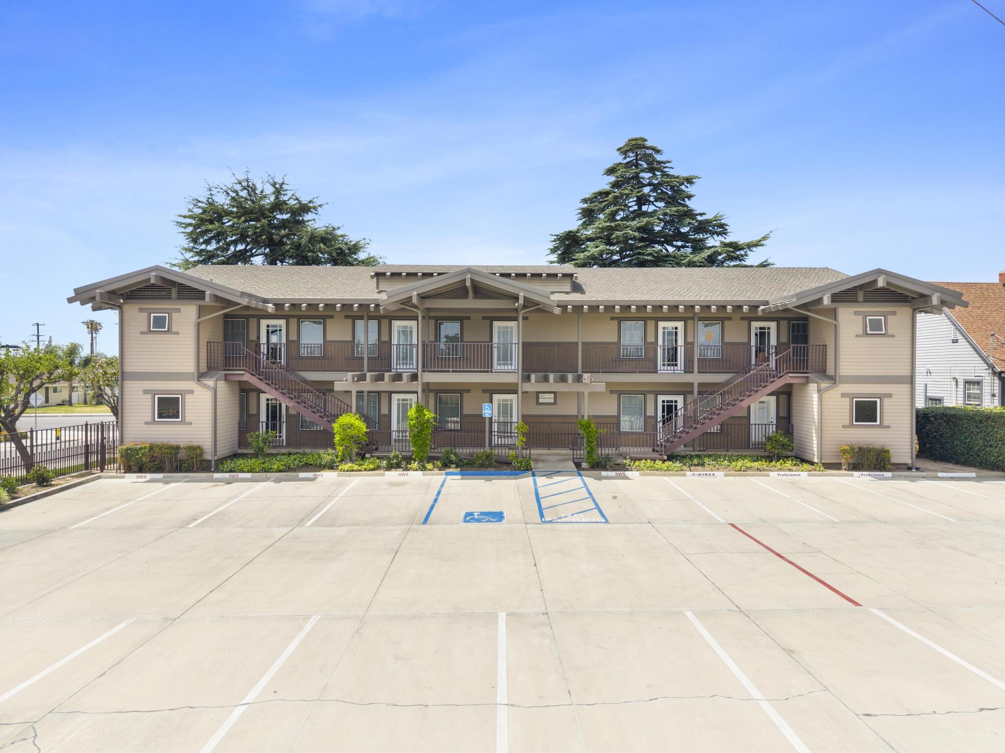 437 N Riverside Ave, Rialto, CA à vendre Photo principale- Image 1 de 29