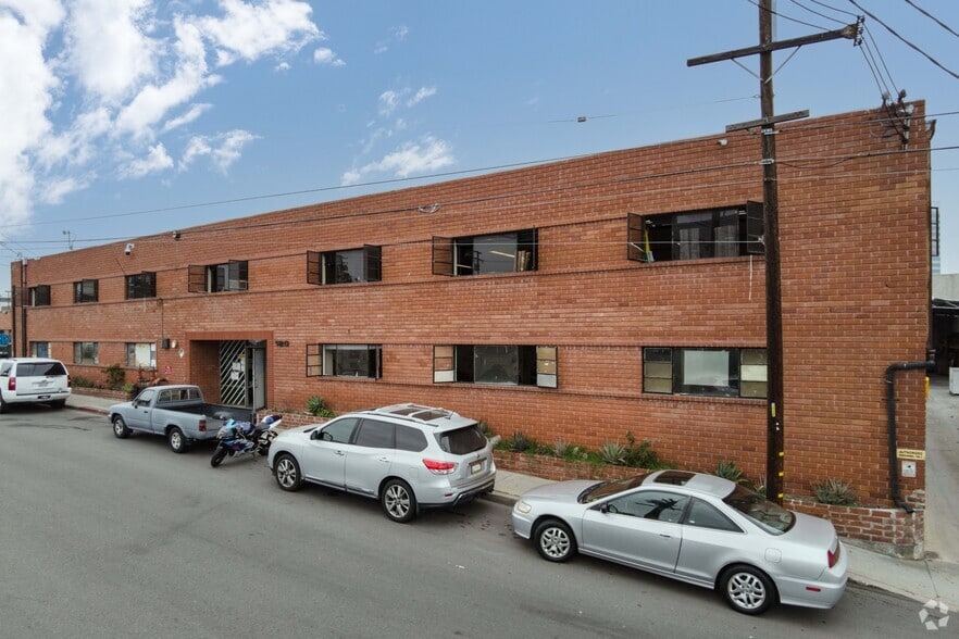 120 Kansas St, El Segundo, CA à vendre - Photo du bâtiment - Image 2 de 9
