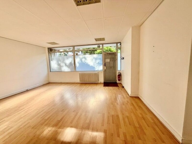 119 Rue Des Pyrénées, Paris for lease - Interior Photo - Image 2 of 7