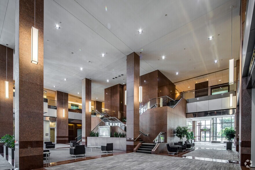 800 N Magnolia Ave, Orlando, FL à louer - Photo du bâtiment - Image 2 de 21