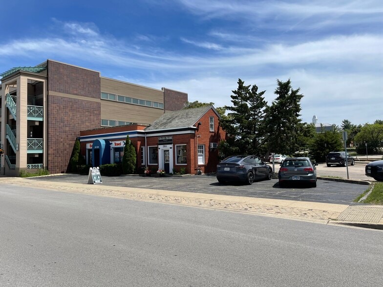 237 E Main St, Barrington, IL for sale - Building Photo - Image 3 of 23