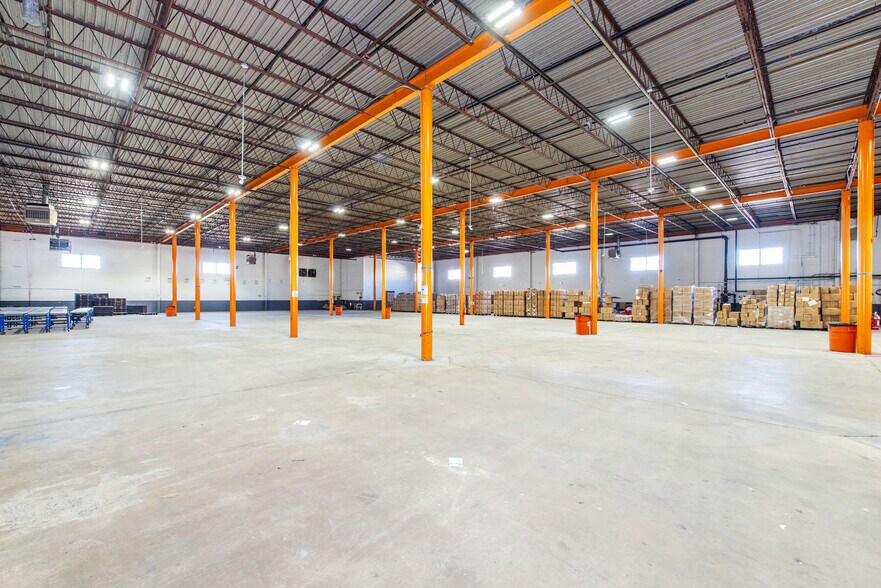 310 Paterson Plank Rd, Carlstadt, NJ à louer - Photo intérieure - Image 2 de 7