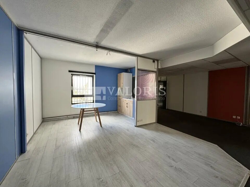 Bureau dans Villeurbanne à louer Photo du bâtiment- Image 1 de 23