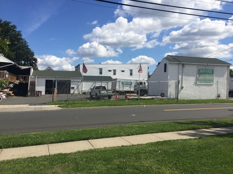 1251 Saint George Ave, Roselle, NJ à louer - Photo du bâtiment - Image 3 de 7