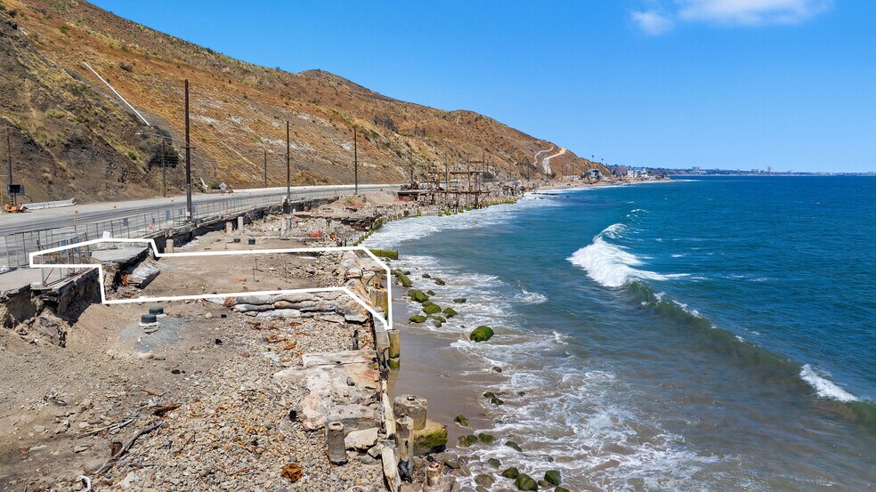 19302 Pacific Coast Hwy, Malibu, CA for sale - Building Photo - Image 2 of 4