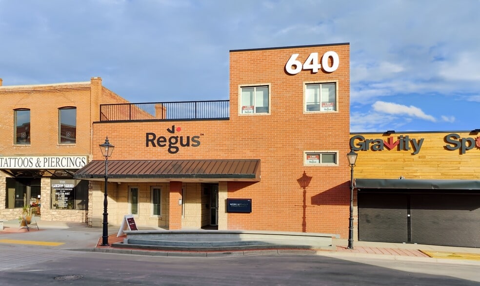 640 3 St SE, Medicine Hat, AB for lease - Building Photo - Image 3 of 14