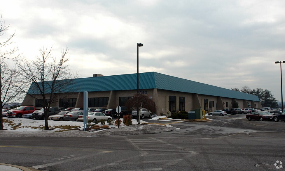 1940-1946 Greenspring Dr, Timonium, MD à louer - Photo du bâtiment - Image 2 de 33