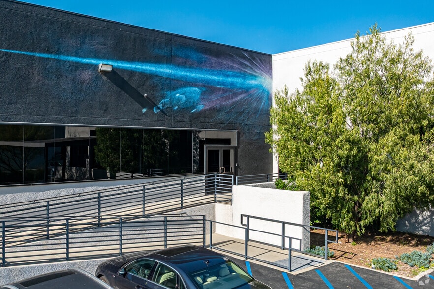 1011 Grandview Ave, Glendale, CA for sale - Building Photo - Image 3 of 4