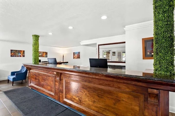 2785 Main St, Susanville, CA for sale - Lobby - Image 3 of 9