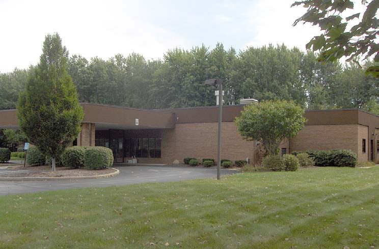 8166 Douglas Rd, Lambertville, MI for sale Primary Photo- Image 1 of 2