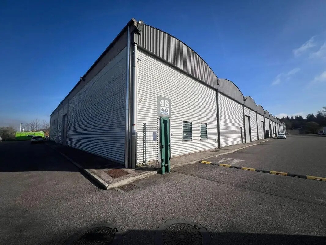 9 Rue Du Dauphiné, Saint-Priest for lease Building Photo- Image 1 of 20