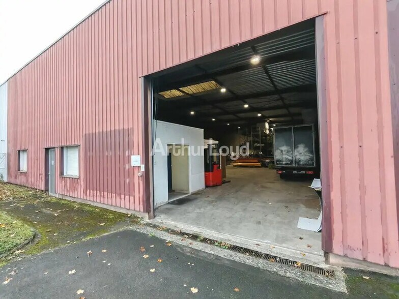 Flex in Reims for lease - Building Photo - Image 3 of 7