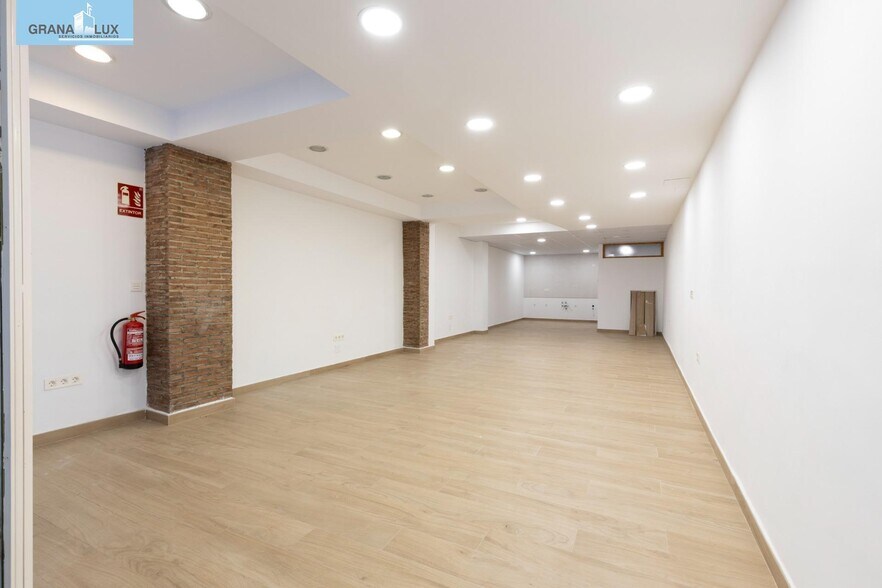 Calle Almona de San Juan de Dios, 15, Granada, Granada for sale - Building Photo - Image 3 of 21