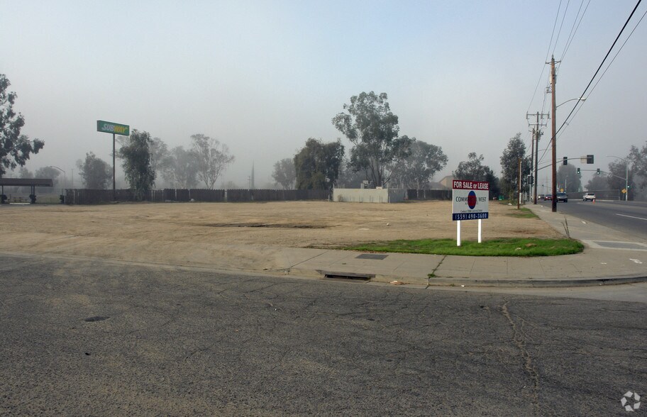 5325 W Shaw Ave, Fresno, CA à vendre - Photo du bâtiment - Image 2 de 5