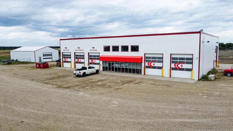650 Sunrise Rd, Peace River, AB à vendre - Photo du bâtiment - Image 1 de 35
