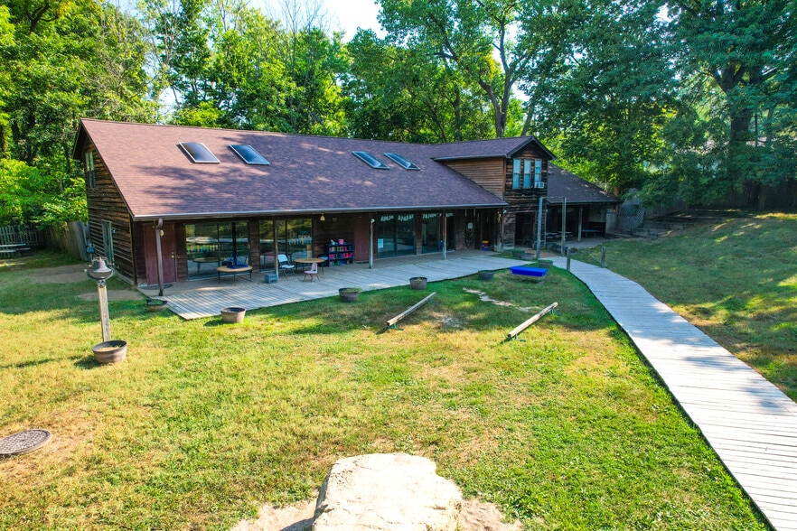 2505 E Walnut St, Columbia, MO à louer - Photo principale - Image 1 de 11