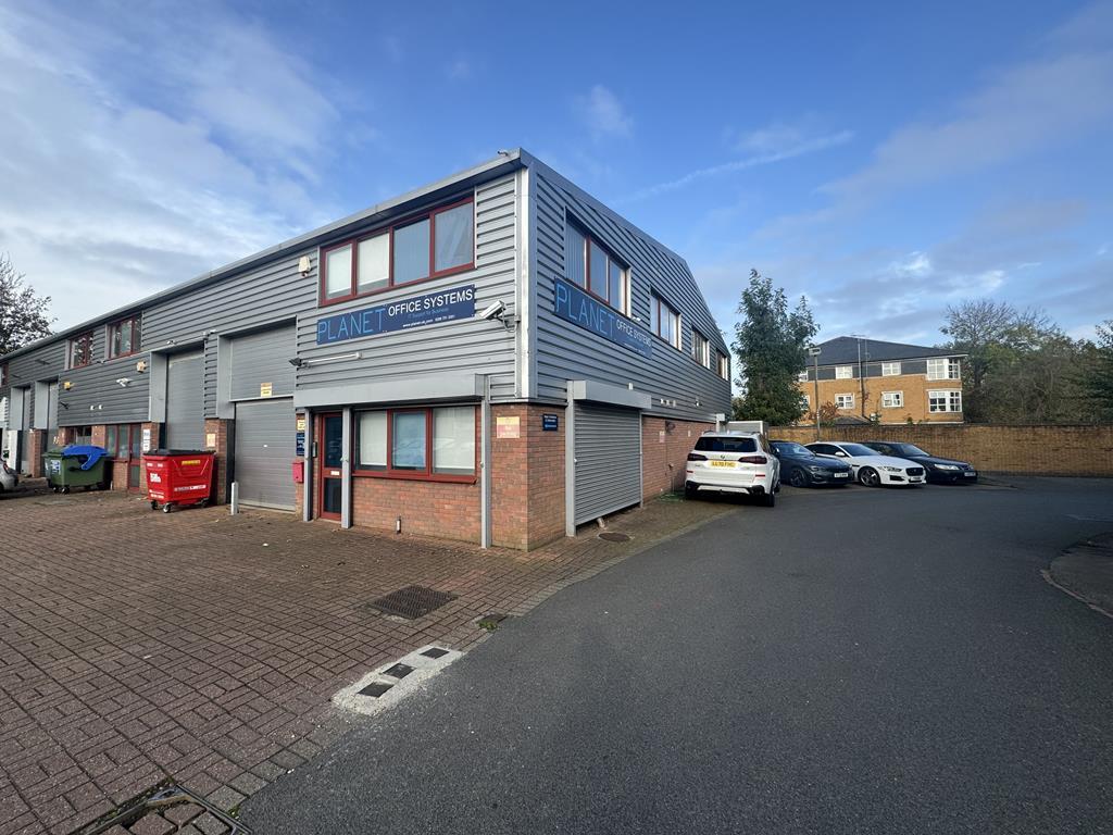 Victoria Rd, Feltham for lease Building Photo- Image 1 of 5
