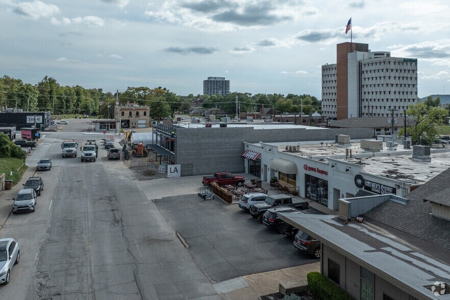 1738 S Boston Ave, Tulsa, OK à louer - Photo du bâtiment - Image 2 de 5